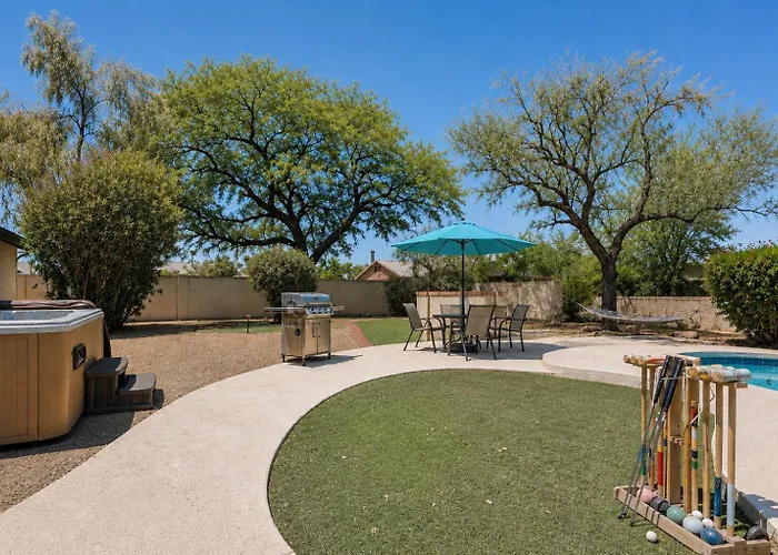 Cactus Breeze Retreat With Pool Hot Tub And 2 Holiday home *