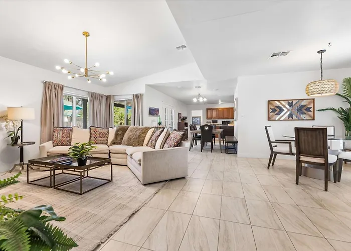 Cactus Breeze Retreat With Pool Hot Tub And 2 Holiday home Scottsdale