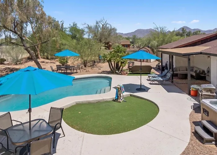 Holiday home Cactus Breeze Retreat With Pool Hot Tub And 2 Scottsdale